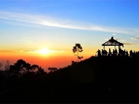 Sikunir Golden Sunrise